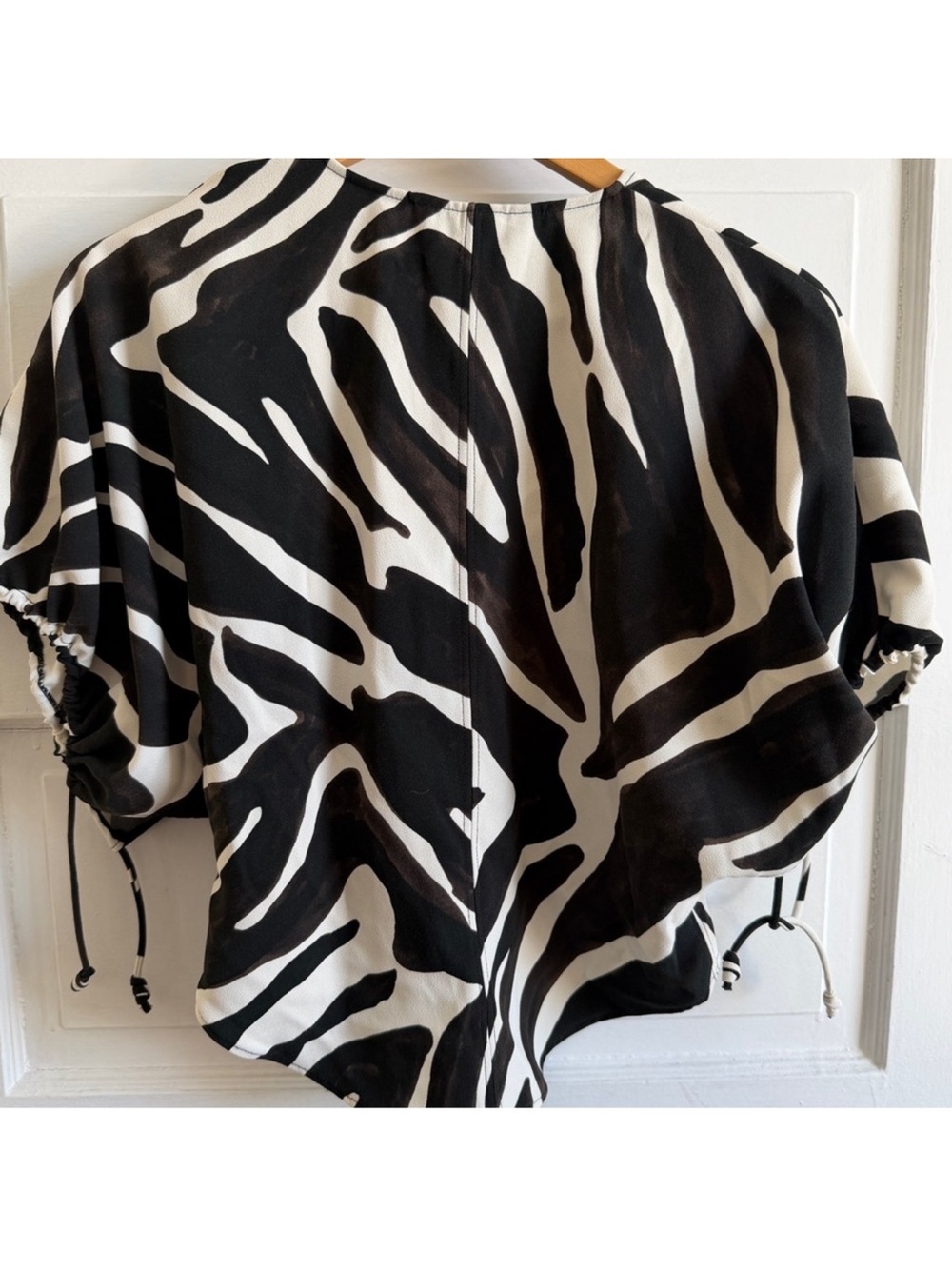 Zara ZW Round Neck Blouse w V-Neck Short Puff Sleeves Animal Zebra Print NWT M - Picture 8 of 11